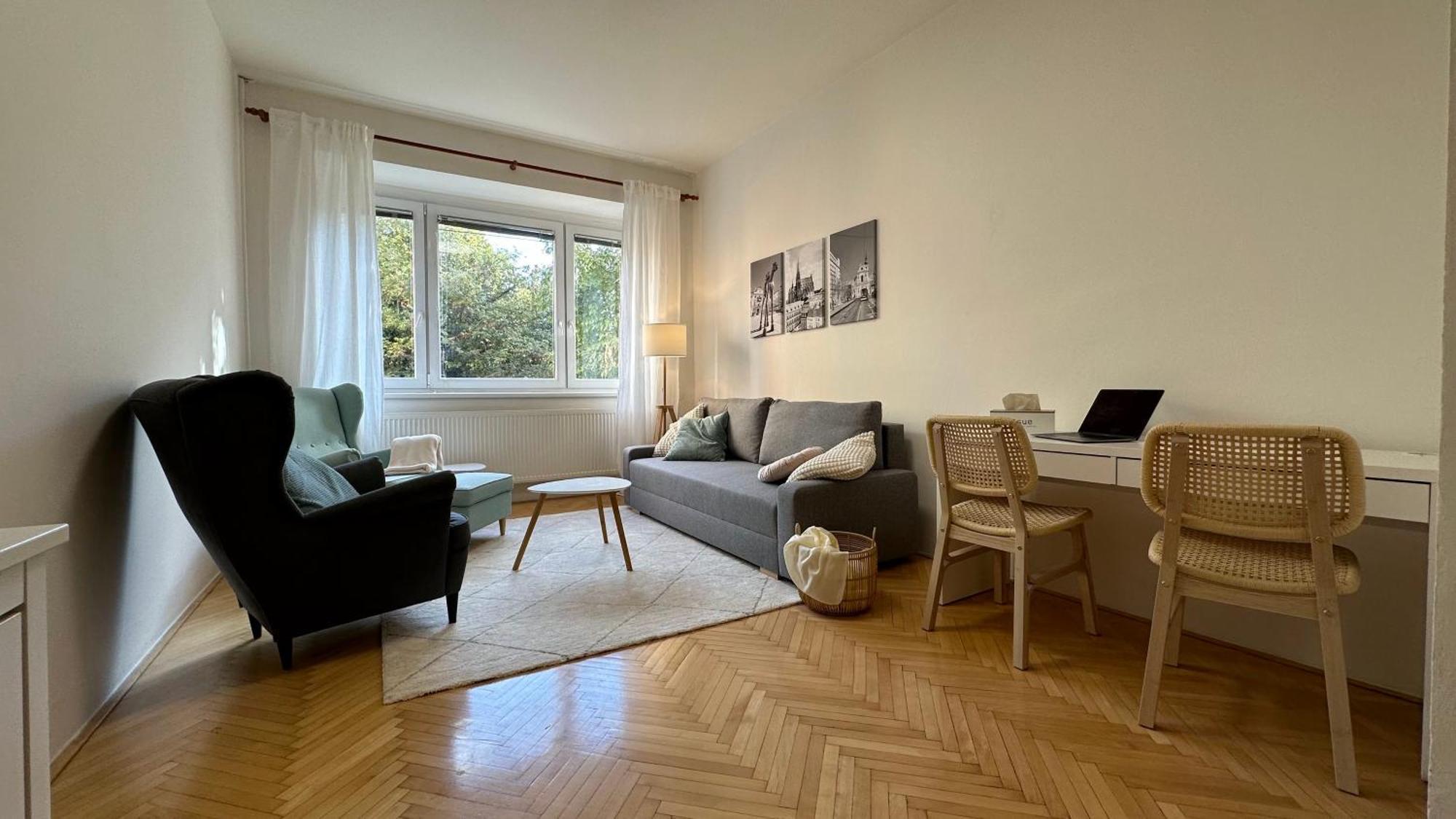 Apartman S Balkonem U Parku & 15 Minut Do Centra Brno Bagian luar foto