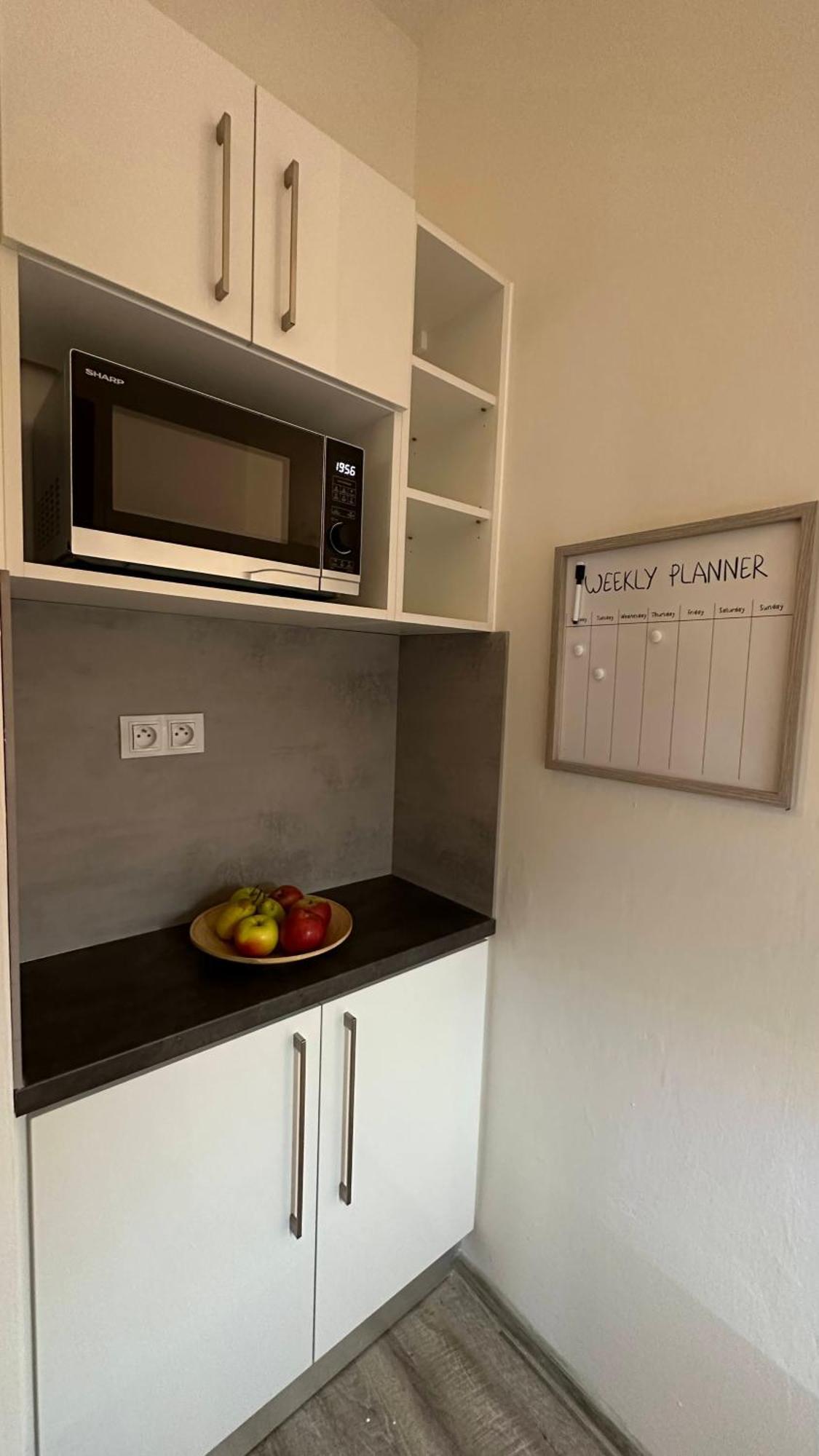 Apartman S Balkonem U Parku & 15 Minut Do Centra Brno Bagian luar foto